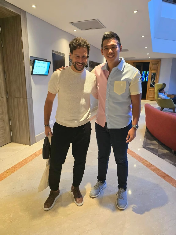 Formación Continua Global Dr. Ariel Yu Zeng