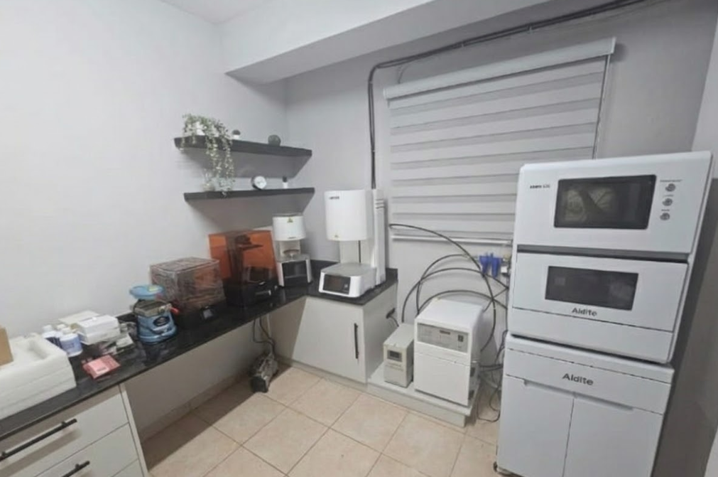 Laboratorio Dental - Equipamiento propio