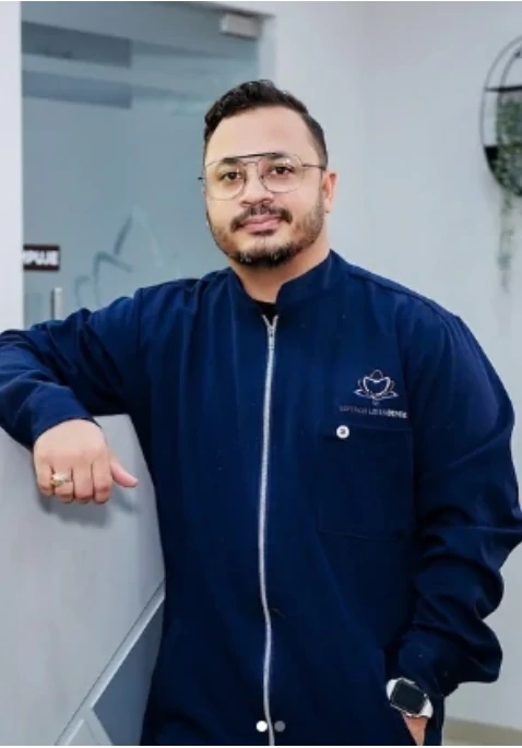 Dr. Oscar Marte - Especialista en Rehabilitación Bucal