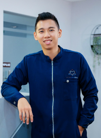 Doctor Ariel Yu Zeng fundador de Santiago Lotus Dental Santiago